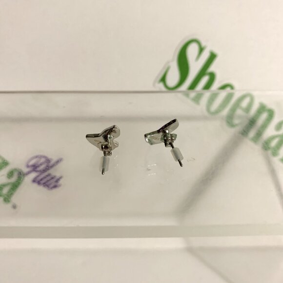 Neon Tuesday Earrings Lord Of The Rings Studs Lórien Leaf Jewelry Elves Hobbits - Picture 3 of 3